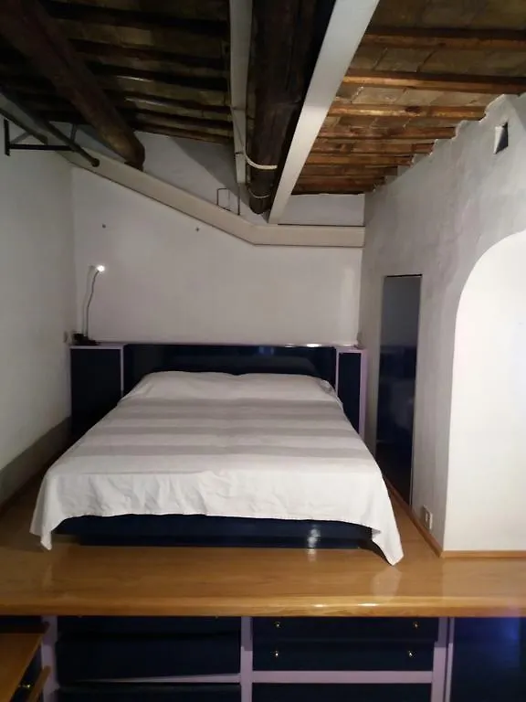 Piazza Di Pietra Apartment Rome