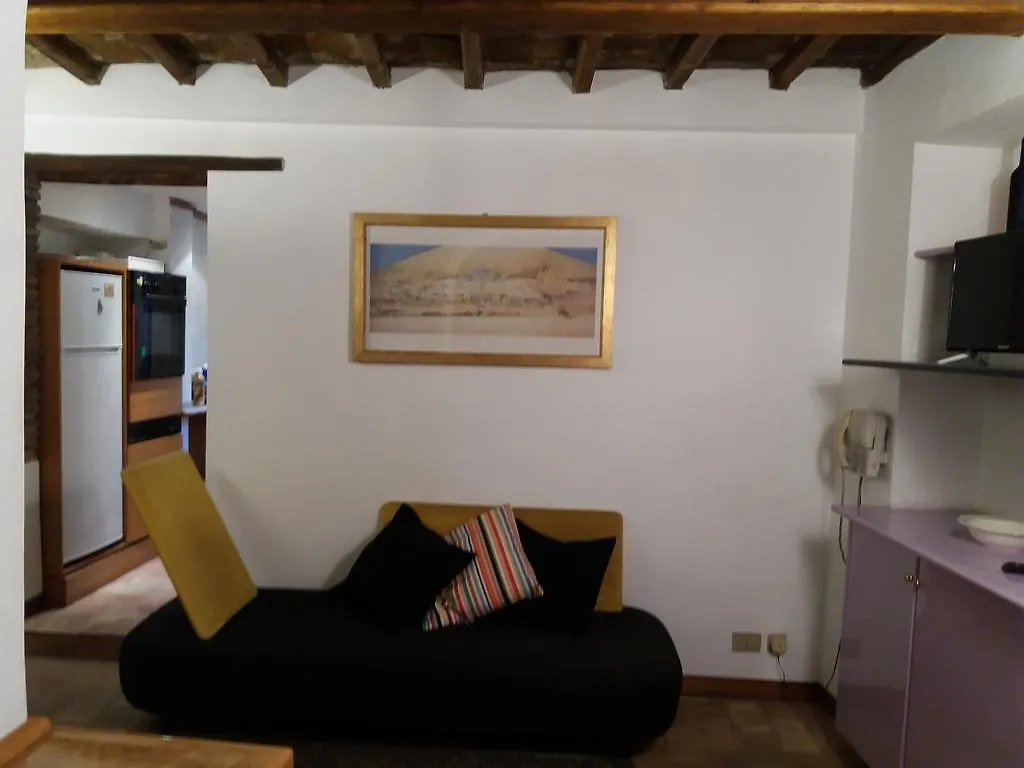 Piazza Di Pietra Apartment Rome Italy